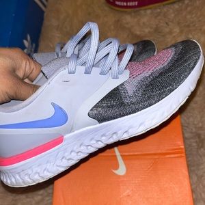 Nike Odyssey - React 2 Sz 8.5